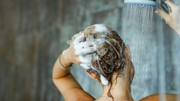 Choisir shampoing pour se laver les cheveux